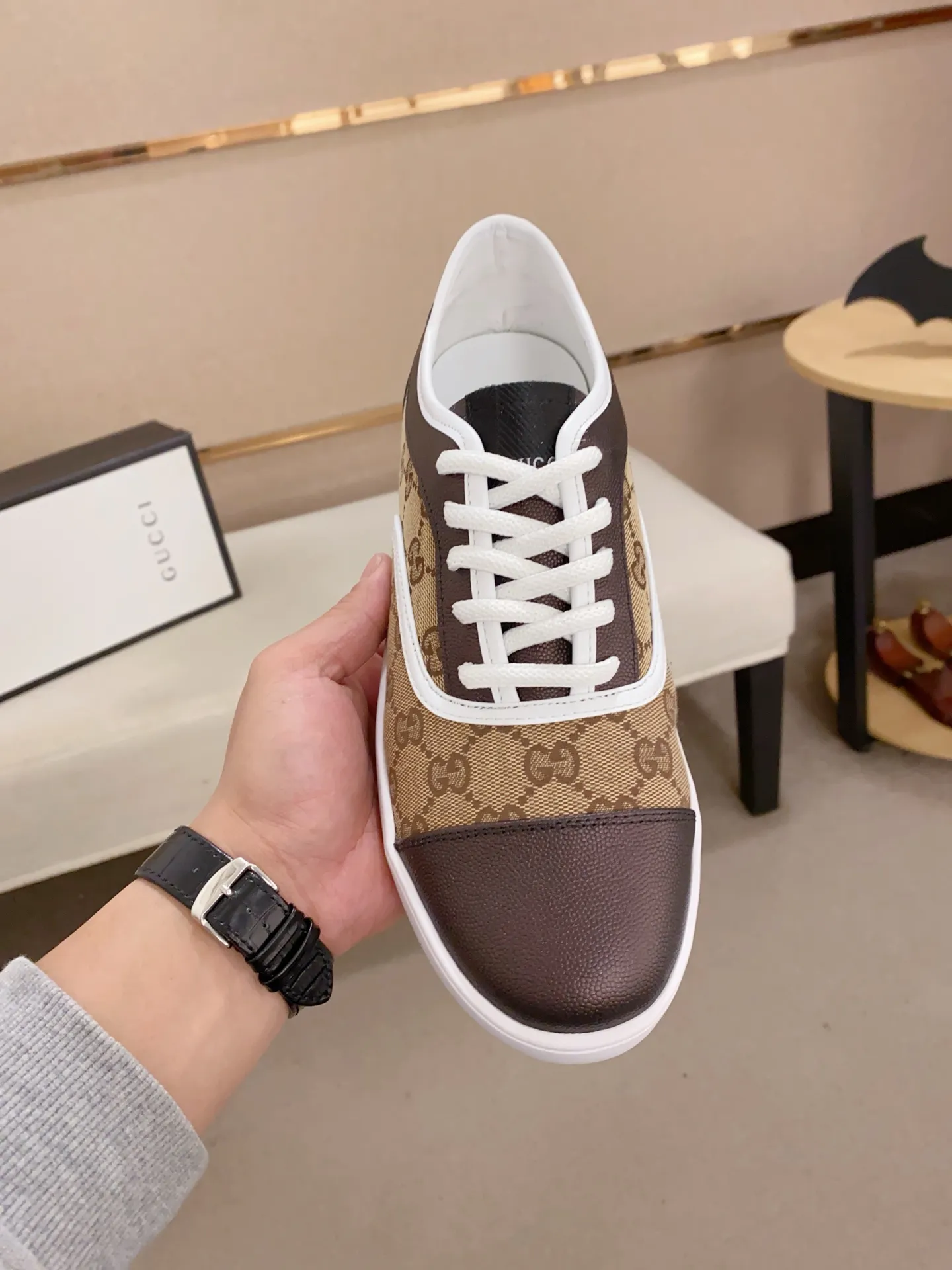 Men's clothing and shoes💰:400💰 (GUCCI) The latest model from the official website 🎁🎁Casual and fashionable men's shoes👟, hot style 💥The version is simple and elegant, exclusive for trendy men. Unique official website latest brand elements 👑Gucci original decoration, fashionable and generous, the fabric is original cowhide ✅sheepskin lining, the official website specifies wear-resistant casual outsole, the classic model is taken in kind at the counter🎬38-44 (45 is not returned or exchanged)